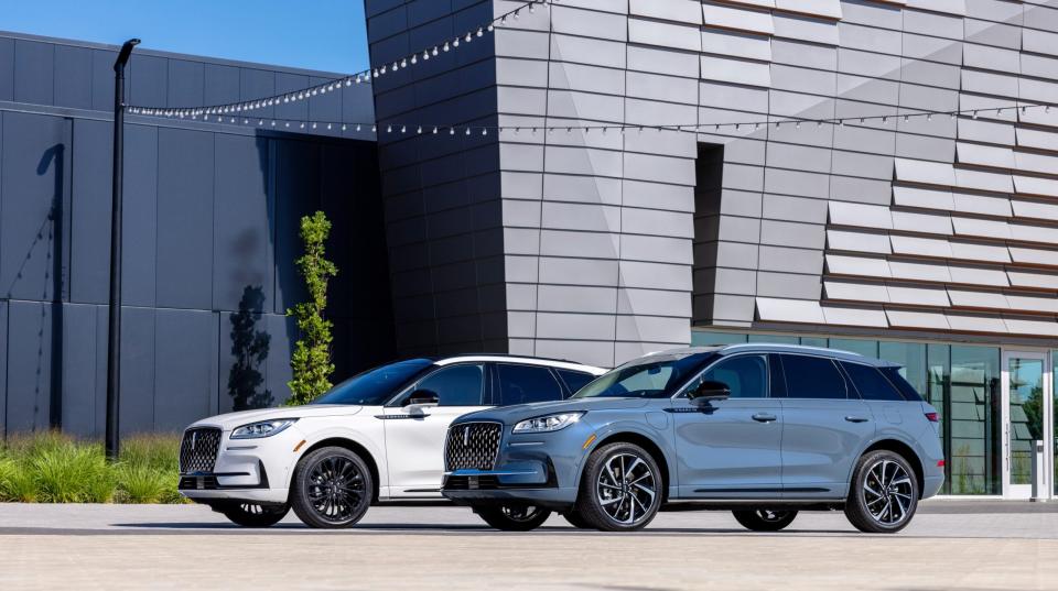 A pair of 2022 Lincoln Corsairs, one of the Ford models affected by the rearview camera recall. <em>Lincoln.</em>