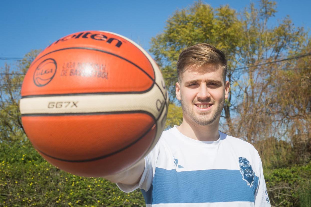 Juan Pablo Lancieri en su casa platense. Juega en la primera de Gimnasia.