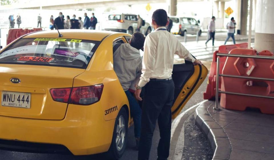 Posible movilización de taxistas por no prohibir aplicaciones de transporte. Imagen: cortesía Taxis Libres
