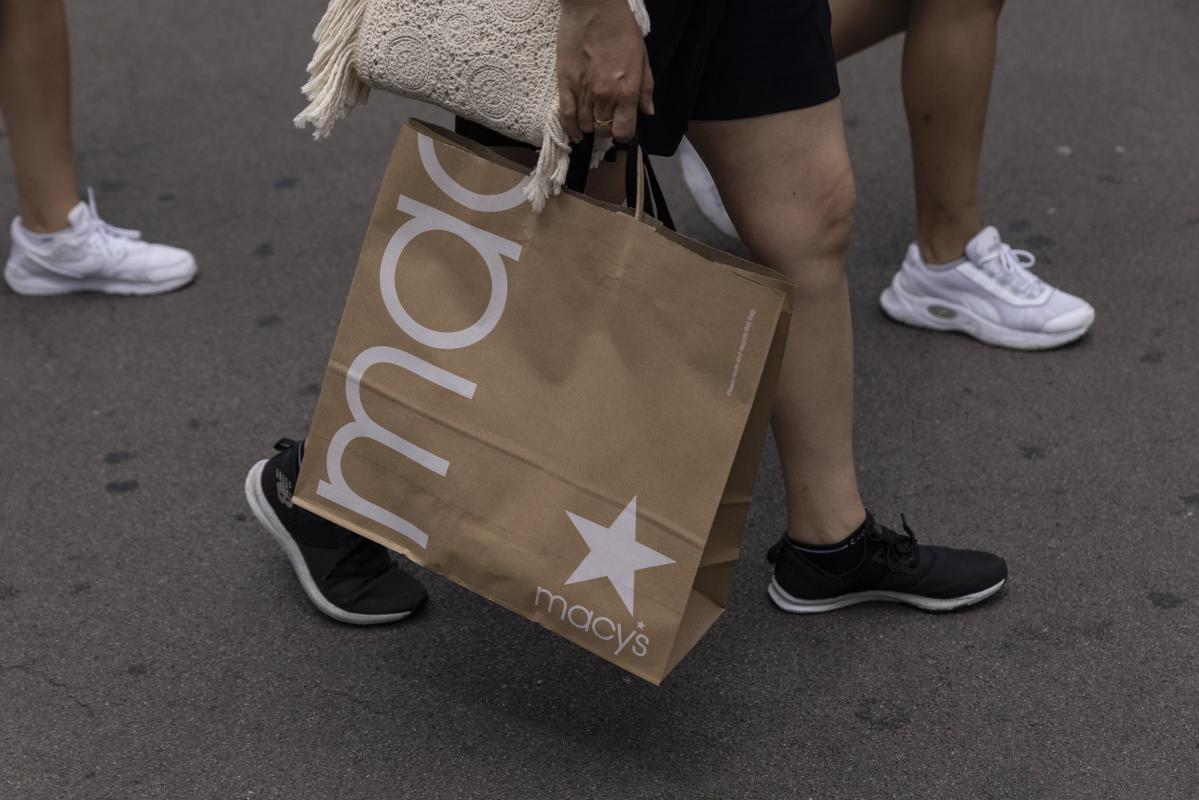 Macy’s loses most money in four years after ending takeover talks