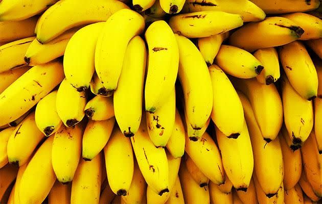 Banana peels contain sulfur, nitrogen, and carboxylic acids. Photo: Getty Images