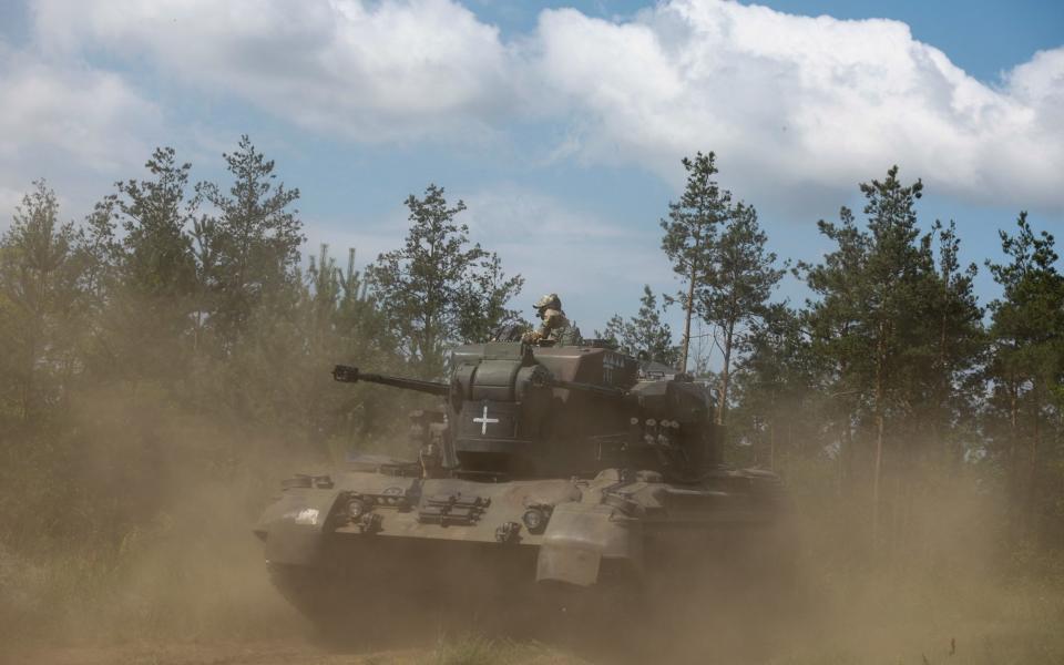 Ukrainian servicemen operate a Gepard self-propelled anti-aircraft gun