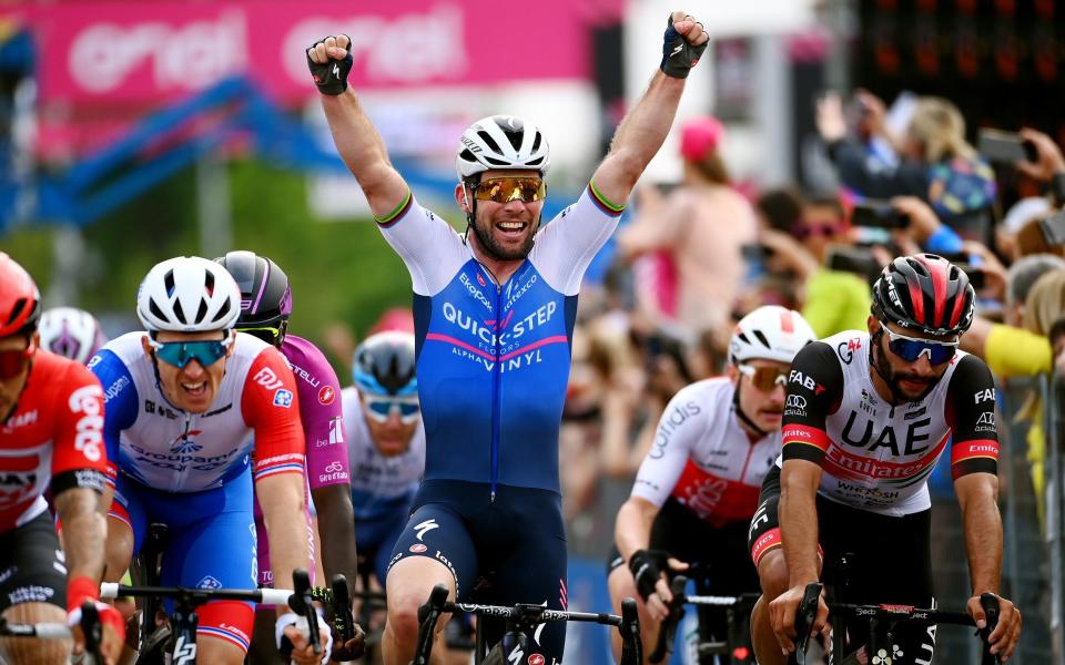 'I just want to carry on winning': Mark Cavendish sprints to stage victory on Giro d'Italia return - VELO/GETTY IMAGES