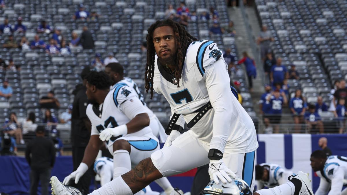 Panthers: Shaq Thompson carted off field during Saints game with scary  injury