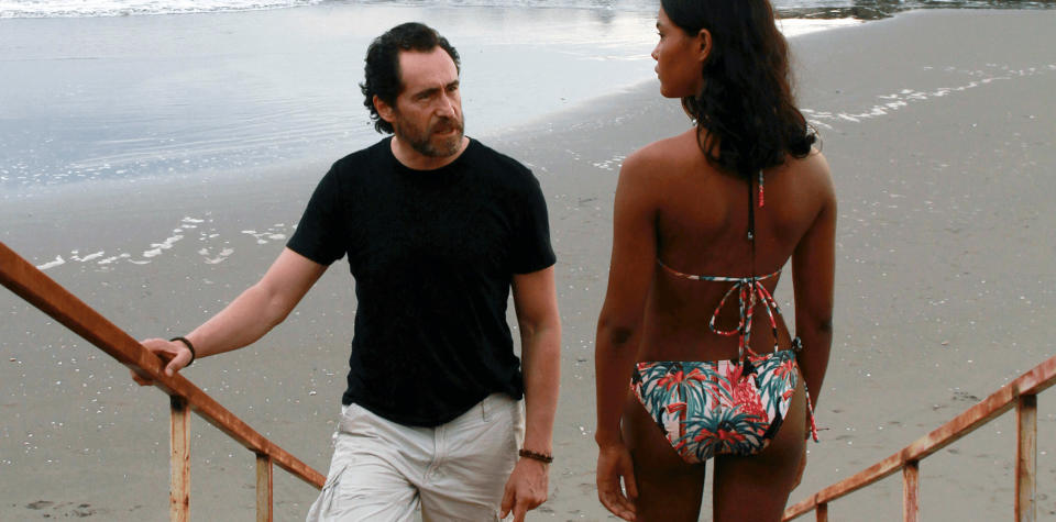 Demian Bichir, izquierda, y Sasha González en una escena de "Danyka" una película de Michael Rowe, que se estrena el 26 de noviembre en México, en una imagen proporcionada por Videocine. (Videocine via AP)