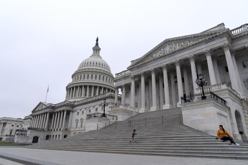 Vista del Capitolio, Washington, sábado 20 de mayo de 2023. El gobierno del presidente Joe Biden busca un acuerdo con la mayoría republicana en la Cámara de Representantes a medida que se acerca el plazo del 1 de junio para elevar el tope de endeudamiento del país, actualmente de 31 billones de dólares. (AP Foto/Jose Luis Magana)