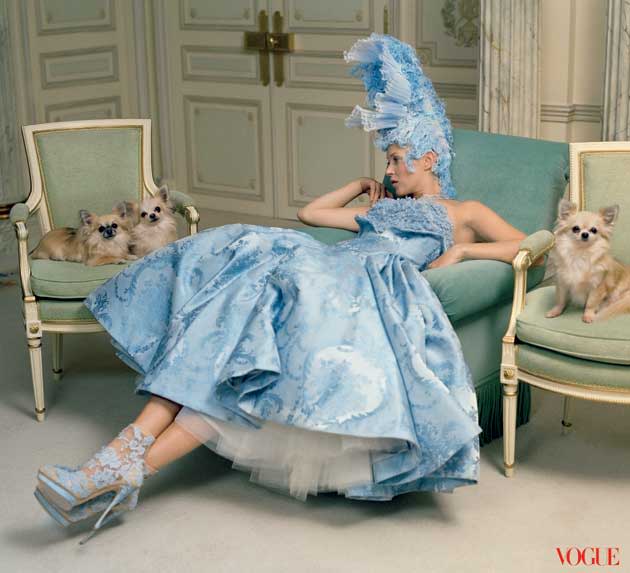 Kate Moss posiert im Ritz Paris als Marie Antoinette (Bild: VOGUE/Tim Walker)