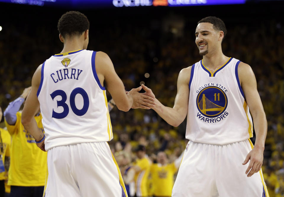 Stephen Curry（圖左）與Klay Thompson。（AP Photo/Ben Margot）