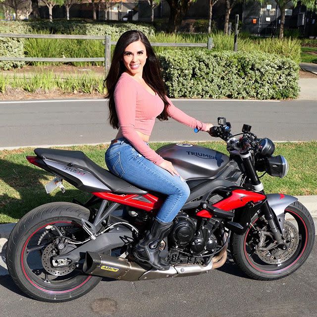 La motocilcista Annette Carrión