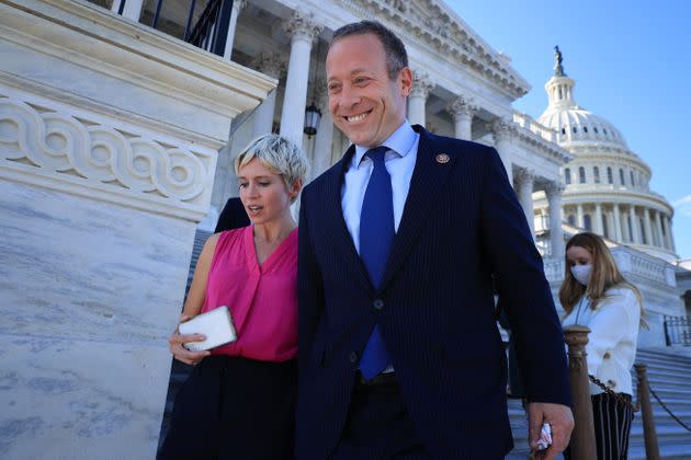 Problem Solvers Caucus Co-Chair Rep. Josh Gottheimer (D-N.J.) is pursued by a group of reporters as he leaves the U.S. Capitol. (Photo: Chip Somodevilla via Getty Images)