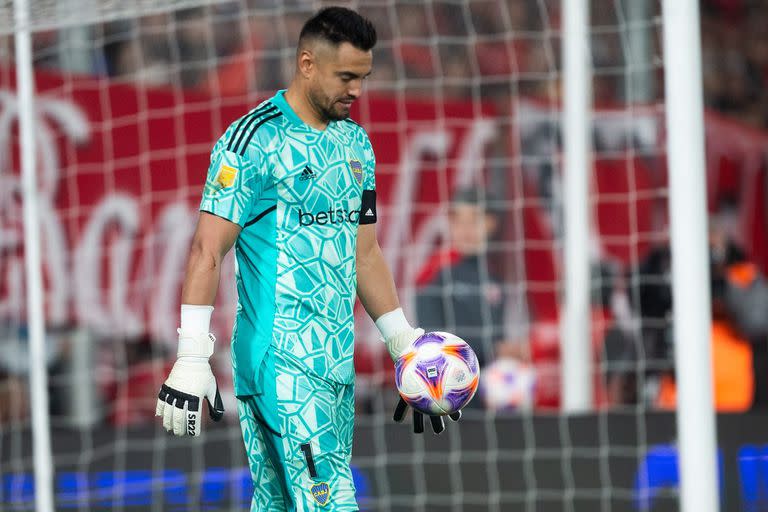 Sergio Romero viene de atajar un penal de Independiente y es hoy casi un imprescindible en Boca.