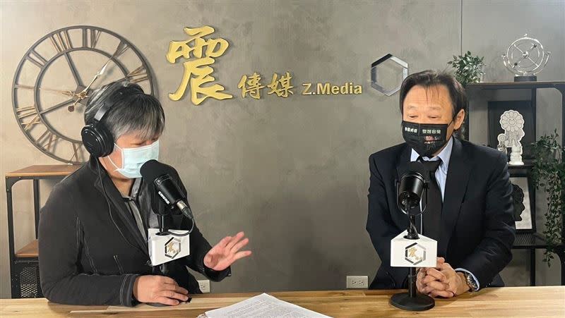 王世堅接受專訪。（圖／《新聞不芹菜》提供）