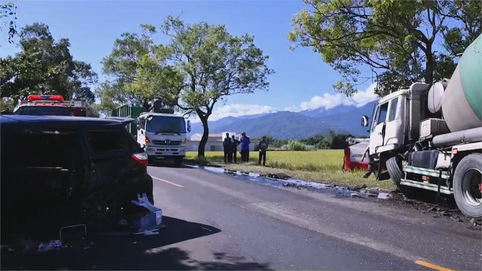 疲駕？酒駕？花蓮休旅車衝對向　撞水泥車、路停車２人受傷送醫