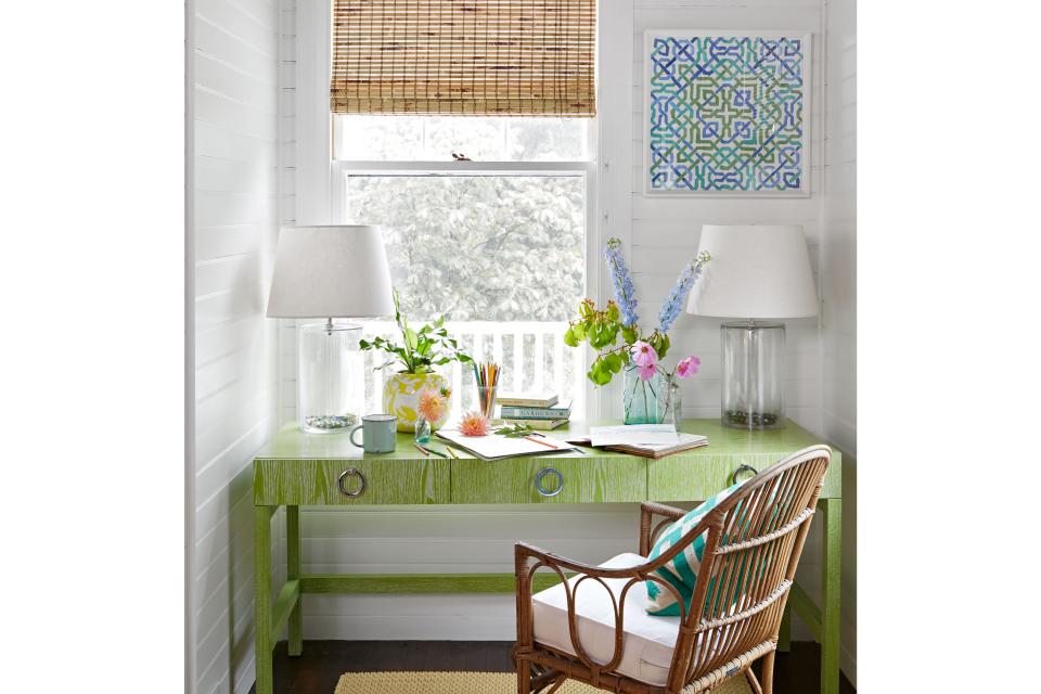 <p>Rylee makes use of an alcove off the entry-way for an inviting desk that's perfect for postcard writing.</p>