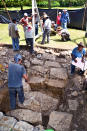 “Creemos que el origen de esta corriente de agua fue el punto de partida desde el cual se erigió el templo y cuya finalidad era asociar a Pakal II con estos cuerpos de agua”, comentó.