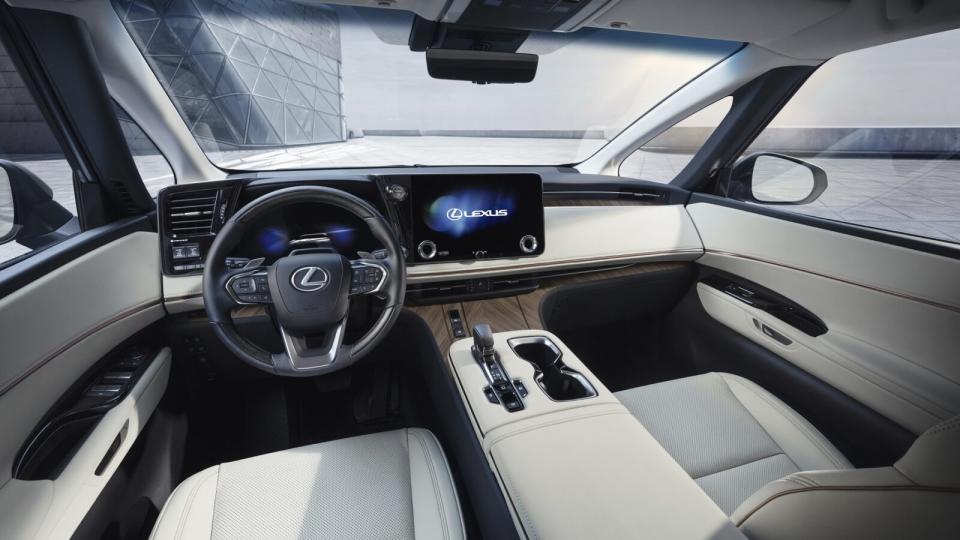 前座部分採用Tazuna全環繞駕駛座艙設計，標配12.3吋數位儀錶+14吋資訊整合觸控螢幕。