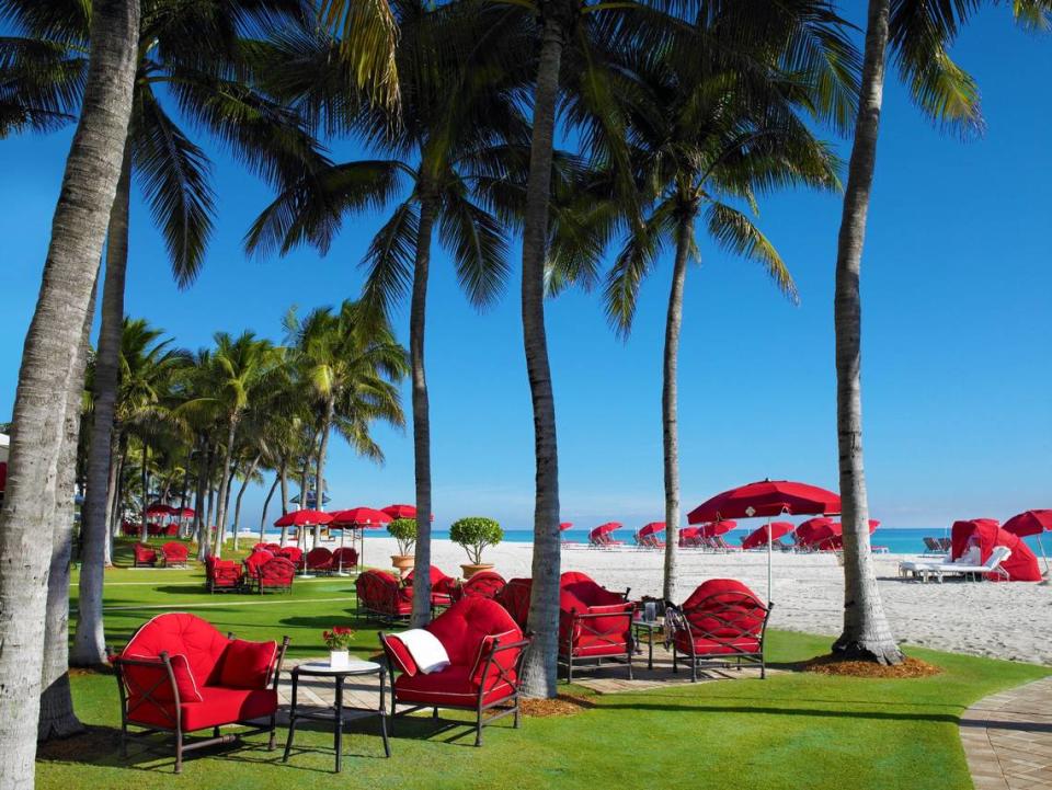 The Estates at Acqualina, que también tiene el resort, tiene vistas privilegiadas de la ciudad y del mar en Miami.