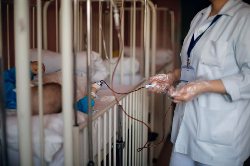 Some patients seeking treatment at the Emergency and Trauma Department (ETD) of hospitals in the country are forced to wait longer due to a lack of medical equipment and limited space, as revealed by the National Audit Department. — Reuters pic