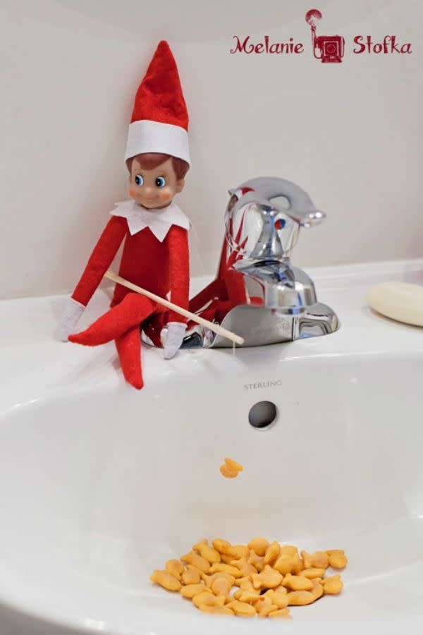 17) Elf on the Shelf Goes Fishing in the Sink