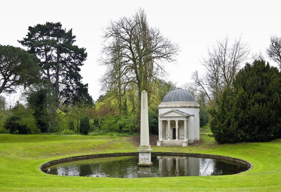 ionic temple in chiswick house