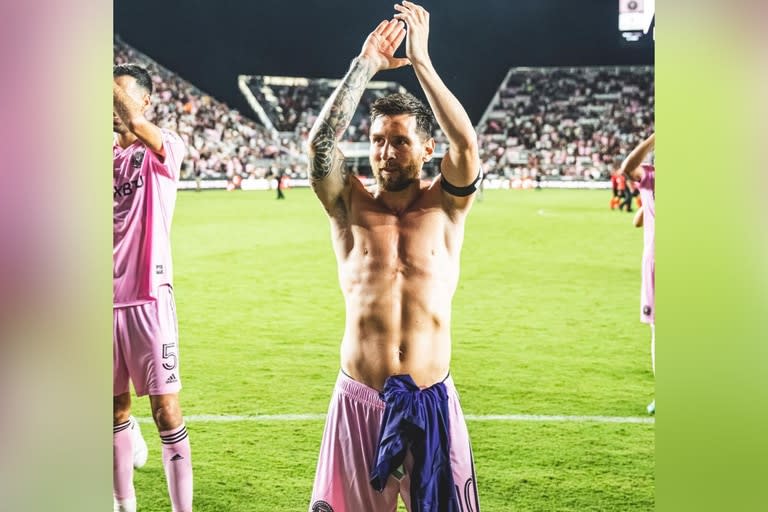 Leo Messi festeja tras el triunfo con Inter Miami 