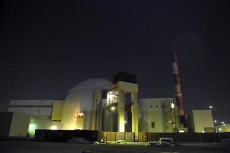 A general view shows the nuclear power plant in Bushehr, about 1,215 km (755 miles) south of Tehran, November 30, 2009. REUTERS/ISNA/Mehdi Ghasemi