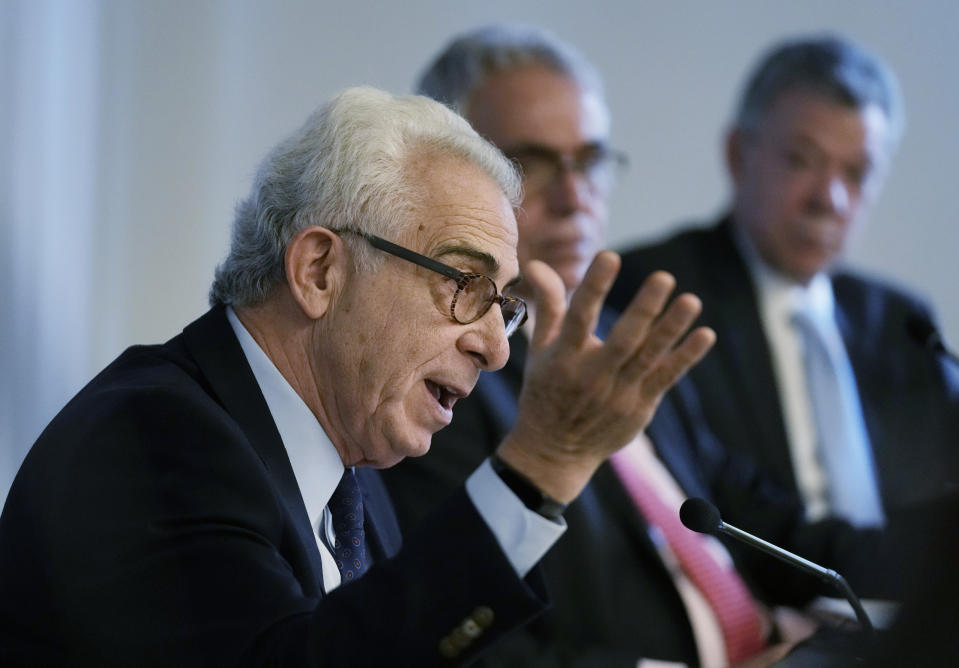 El ex presidente de México, Ernesto Zedillo, habla durante la presentación de un informe de la Comisión Global sobre Políticas de Drogas en Bogotá, Colombia, el miércoles 9 de noviembre de 2022. (Foto AP/Fernando Vergara)