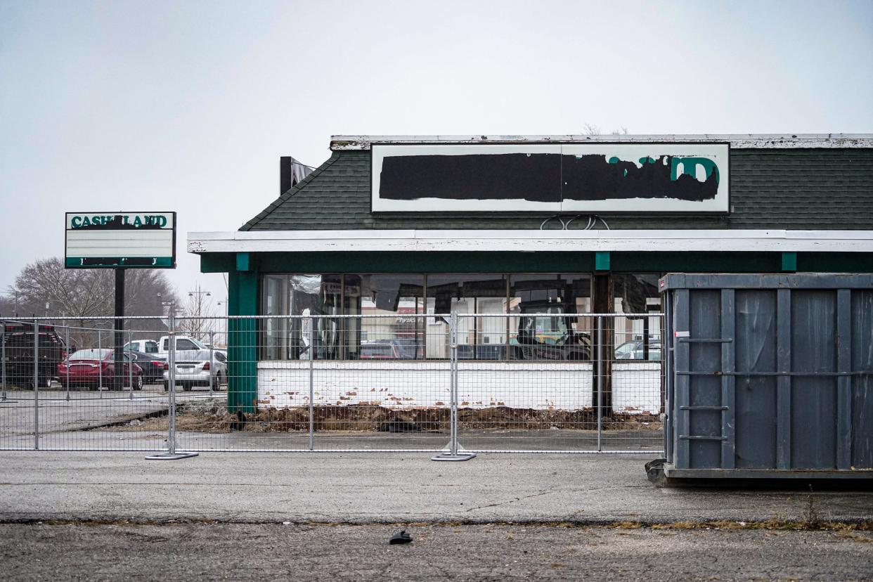 A former Burger Chef restaurant in Speedway, where four young workers were abducted in 1978 and murdered, is being torn down to make way for a new dental office.