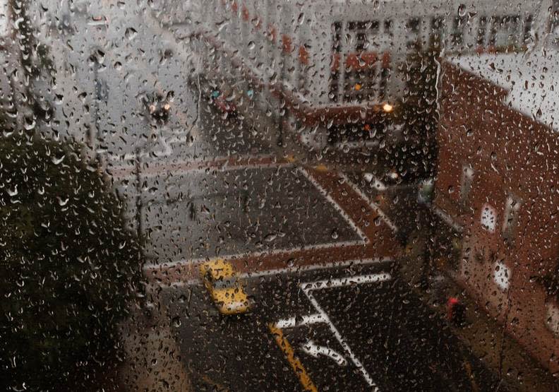 大雨減少空氣中的含氧量