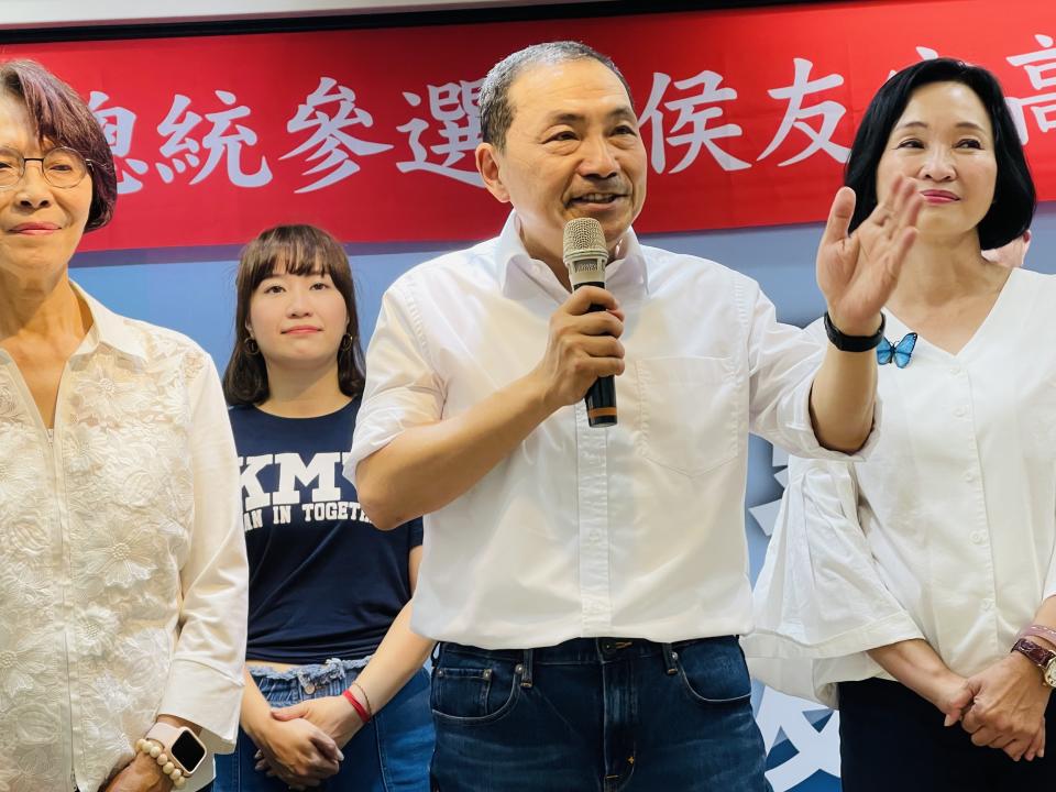 國民黨總統參選人侯友宜廿七日下午在高雄市黨部辦理見面會，侯友宜強調，他用好好做事的態度，來照顧新北市、全台灣，國家要團結在一起，要讓台灣人越來越好。（記者吳文欽攝）