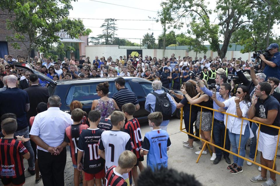 Hundreds of people bid farewell to Emiliano Sala (Gustavo Garello/Getty Images)