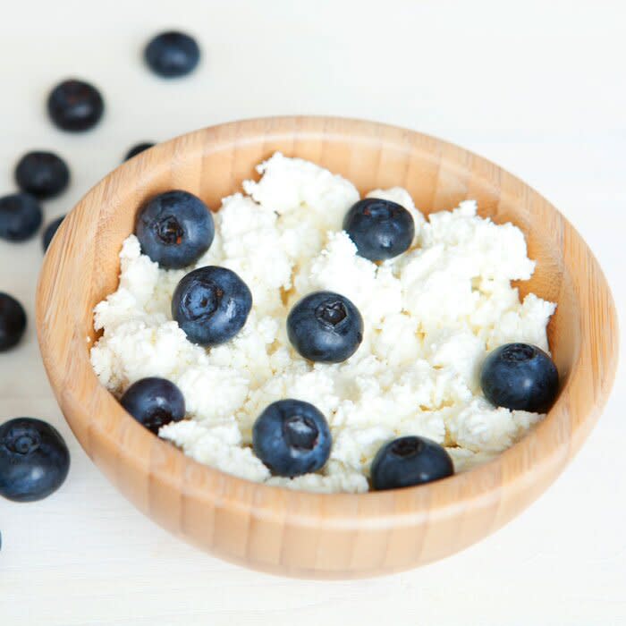 cottage-cheese-blueberries-700