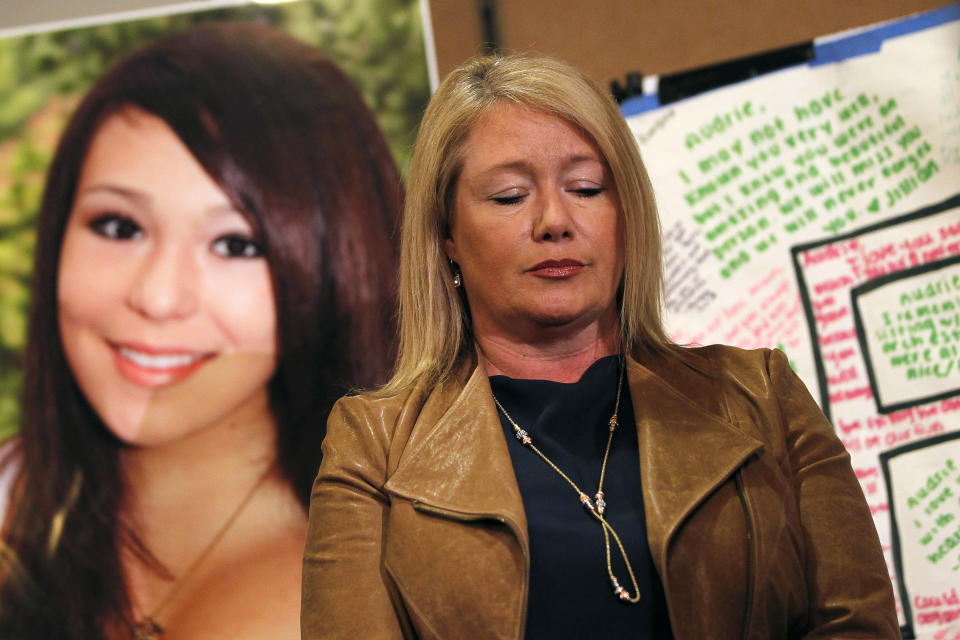 Audrie Pott's mom, Sheila, speaks at a news conference after Audrie's suicide.&nbsp; (Photo: Robert Galbraith / Reuters)