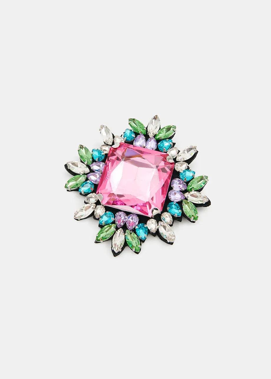 <p><a href="https://go.redirectingat.com?id=74968X1596630&url=https%3A%2F%2Fwww.essentiel-antwerp.com%2Fuk%2Fp%2Fpink-brooch-folon&sref=https%3A%2F%2Fwww.townandcountrymag.com%2Fstyle%2Ffashion-trends%2Fg61936674%2Femily-in-paris-season-4-outfits%2F" data-i13n="elm:affiliate_link;elmt:premonetized" rel="sponsored" target="_blank" data-ylk="slk:Shop Now;elm:affiliate_link;elmt:premonetized;itc:0;sec:content-canvas" class="link rapid-noclick-resp rapid-with-clickid etailiffa-link">Shop Now</a></p> <p>Pink, Green and Silver Rhinestone Brooch</p> <p>essentiel-antwerp.com/</p> 