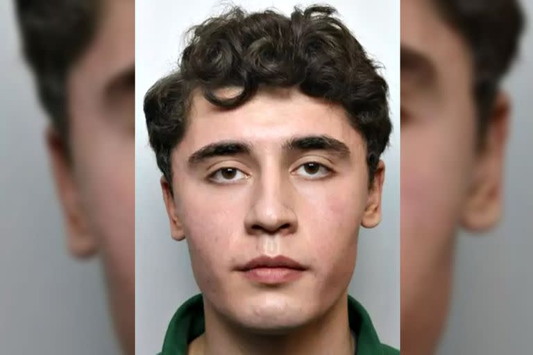 Daniel Abed Khalife (21) habría escapado de la prisión de Wandsworth debajo de un camión de comida