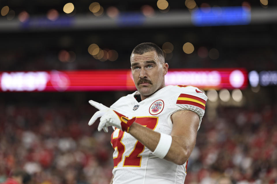 Kansas City Chiefs tight end Travis Kelce injured his knee in practice on Tuesday. (Photo by Michael Owens/Getty Images)