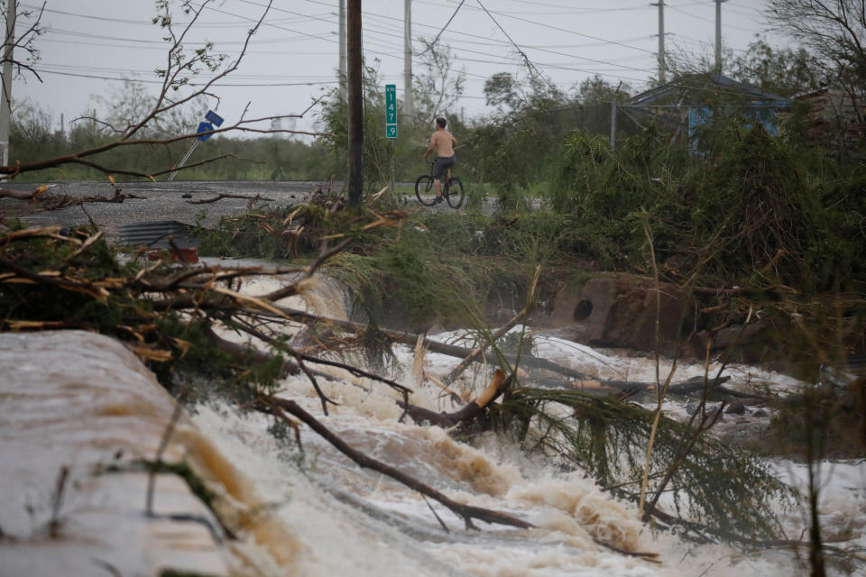 (FOTOS) De vuelta al pasado: así ha cambiado la vida en Puerto Rico tras el azote del huracán