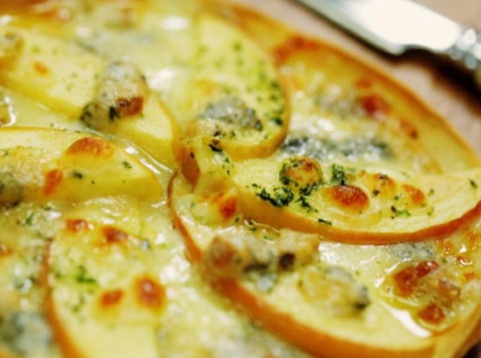 A twist on a classic, this sweet and creamy pizza is guaranteed to go down a treat (Philips)