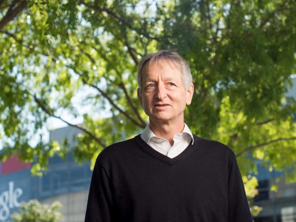 Geoffrey Hinton, ein Pionier auf dem Gebiet der künstlichen Intelligenz, hat vor kurzem seinen Job bei Google gekündigt und bedauert die Rolle, die er bei der Entwicklung dieser Technologie gespielt hat. - Copyright: Noah Berger/Associated Press