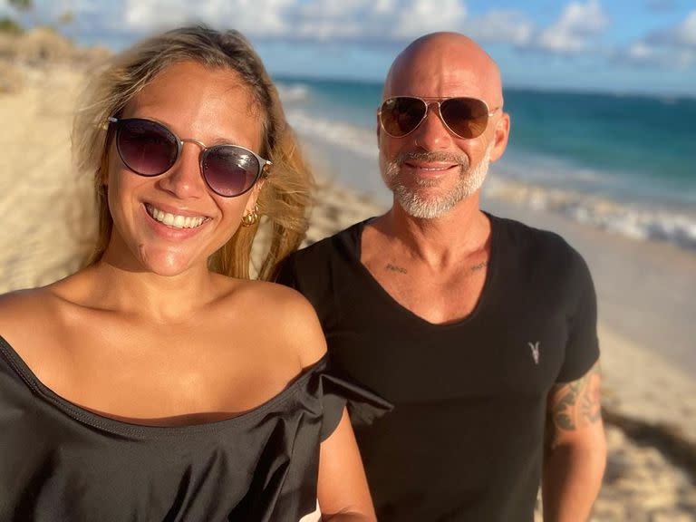 El empresario en las últimas vacaciones junto a su hija Bárbara Vélez