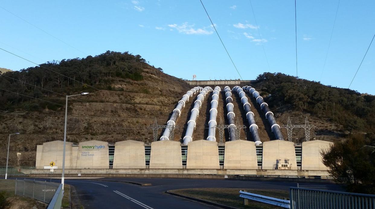 Tumut 3 pumped storage hydropower station, NSW. Jamie Pittock, Author provided