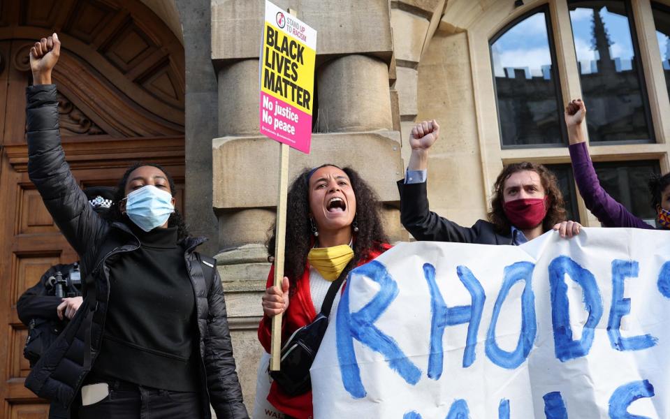 25/05/21. Mcc0100365. Rhodes Must Fall demonstration in Oxford on the anniversary of the death in the US of George Floyd. Picture for DT News. Picture: John Lawrence 07850 429934 - John Lawrence