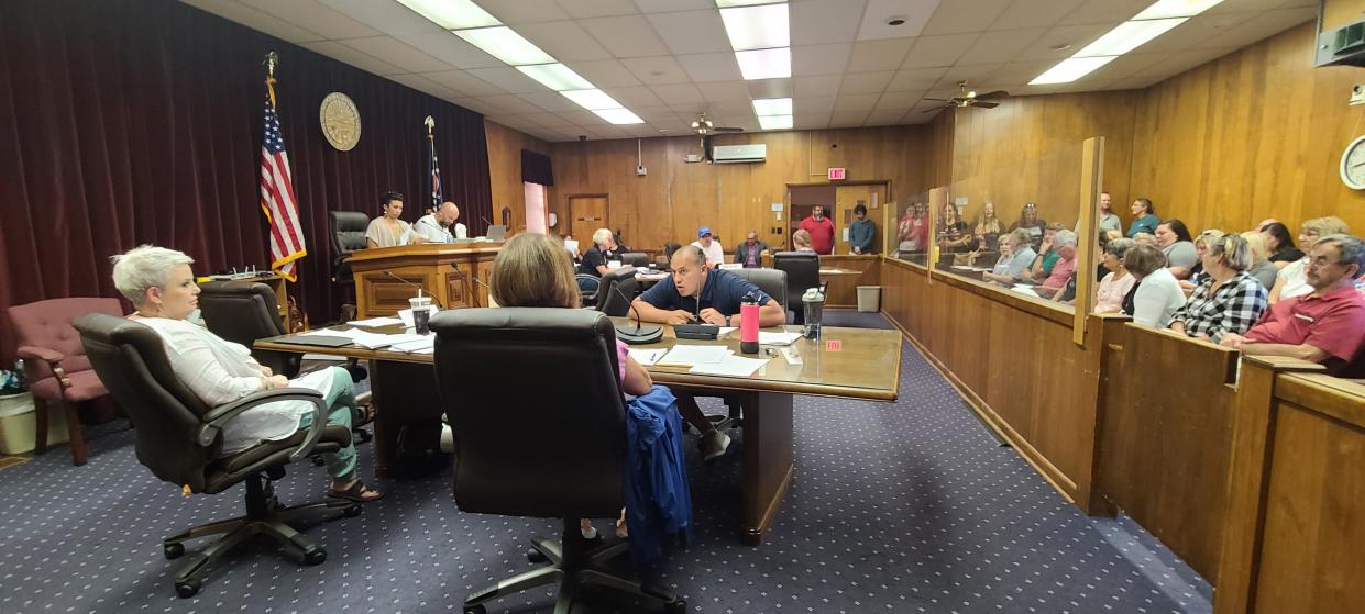 Chillicothe City Council addressed a full room Monday Night. Many of the public attendees were at the meeting to give opinions on the homelessness legislation that was to be voted on.