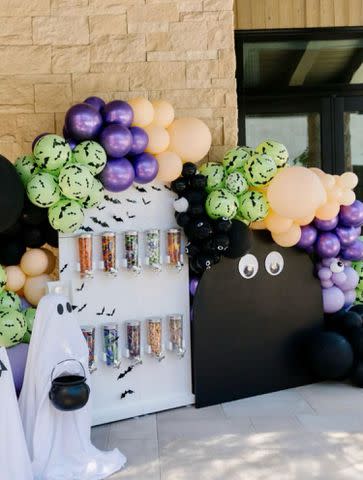 <p>Khloe Kardashian/Instagram</p> "Trick or Treat" candy display.