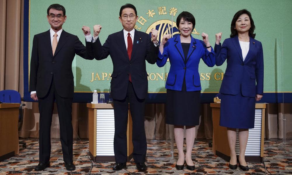 <span>Photograph: Eugene Hoshiko/AP</span>