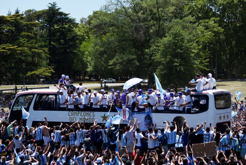 FOTO ARCHIVO: Desfile de la victoria de Argentina tras ganar el Mundial - Copa Mundial de la FIFA Qatar 2022