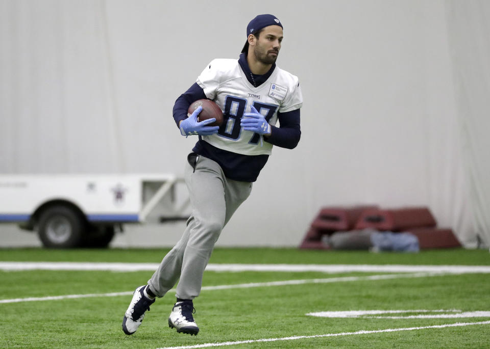 Eric Decker, shown with the Titans last season, retired from the NFL. (AP)