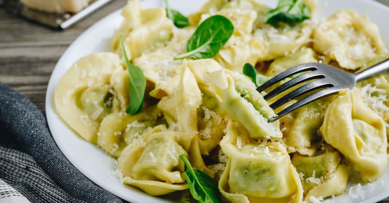 Tortellini Salad With Spinach and Artichoke
