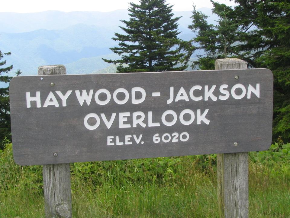 The Richland Balsam Trail starts at the  Haywood-Jackson Overlook, Milepost 431 on the Blue Ridge Parkway.