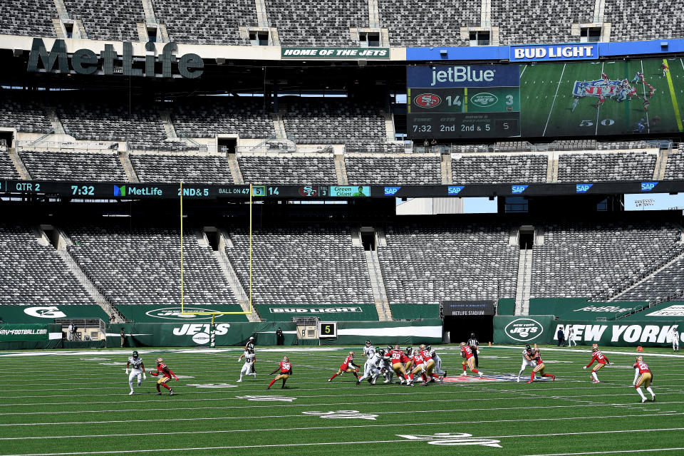 A general view of Sunday's game at MetLife Stadium between the 49ers and Jets.